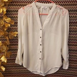 Candie's by Kohl's off white button up blouse